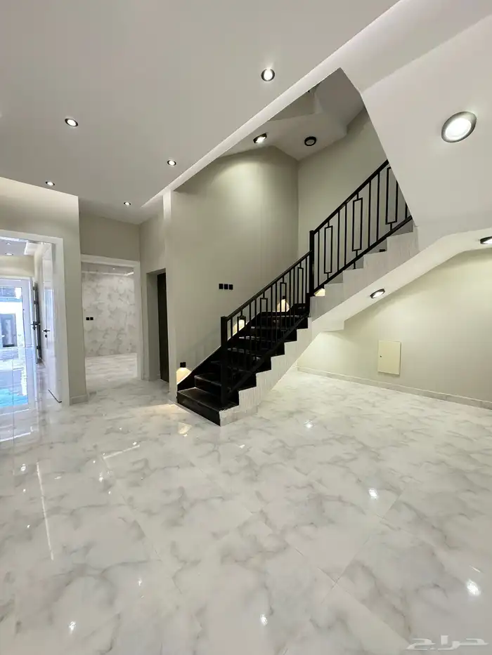 للبيع فلة شمال الخميس موقع مميز جوار مسجد والخدمات 3