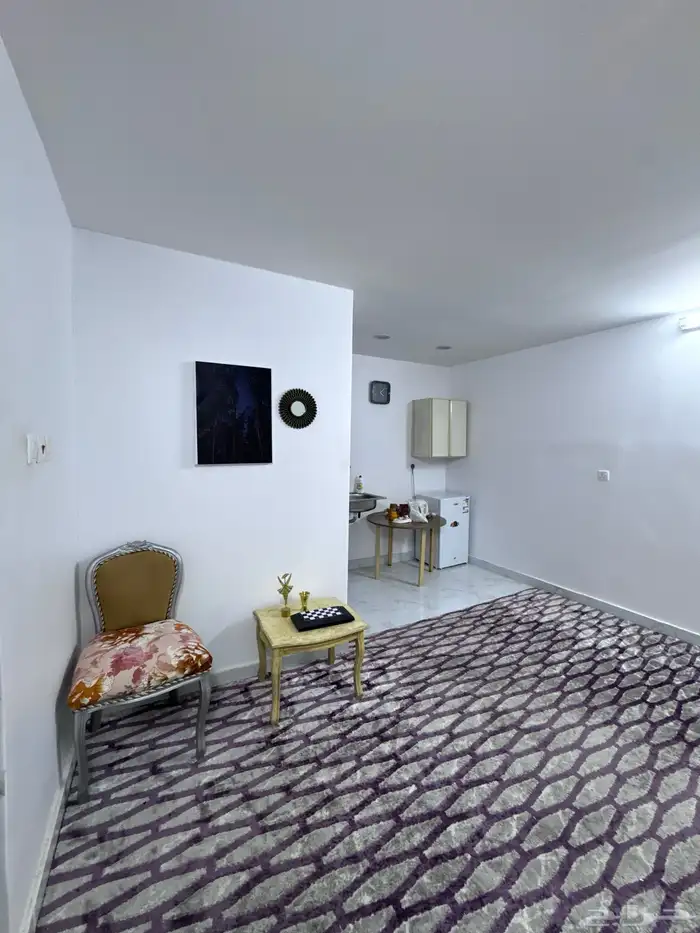 سرير غرفة نوم استديو الوجه يومي اسبوعي 0