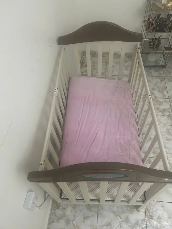 تخت بيبي مع مرتبه 2