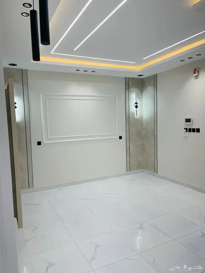 للبيع شقق علوي مع سطح مصعد راكب حي الإسكان بسعر 550 الف 25