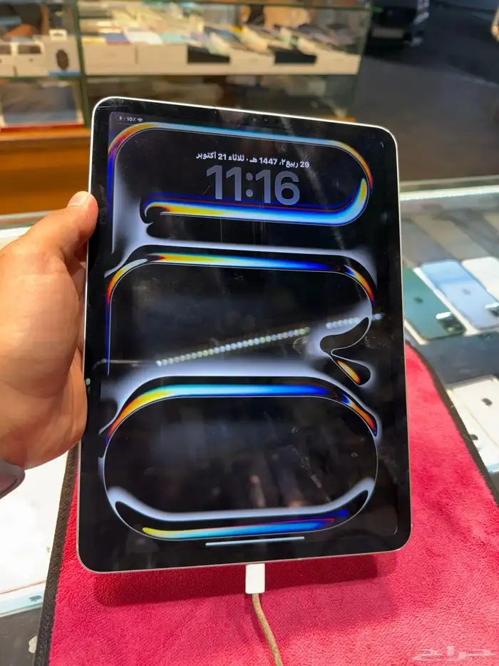 آيباد برو 256 قيقاء بمدخل شريحة 2020 مع سلك الشاحن 1