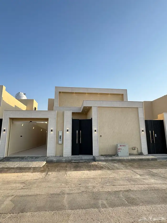 للبيع دور الخرج حي الملقا 0