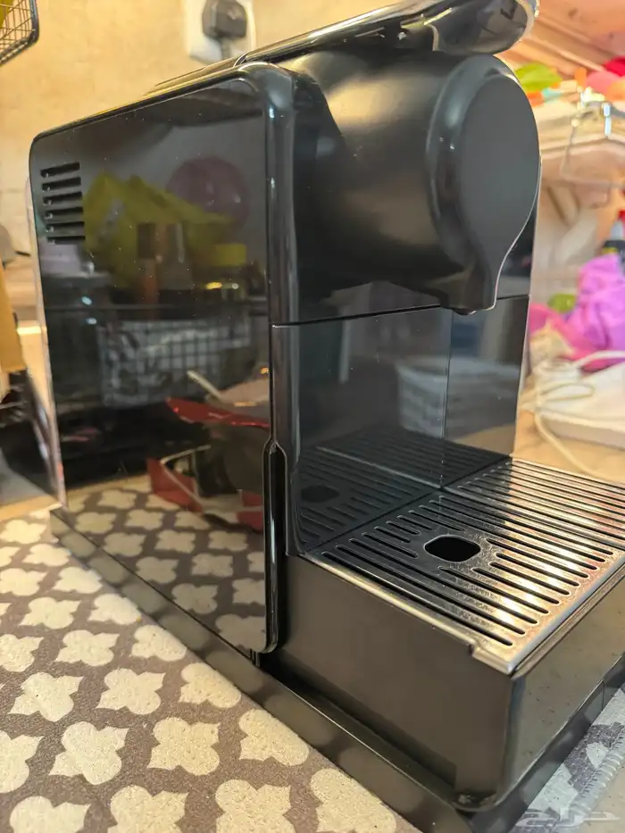 آله صنع القهوه نسبريسو 1