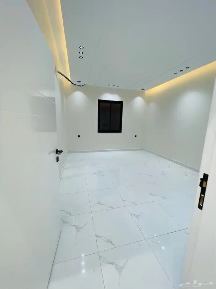 للبيع شقق علوي مع سطح مصعد راكب حي الإسكان بسعر 550 الف 22