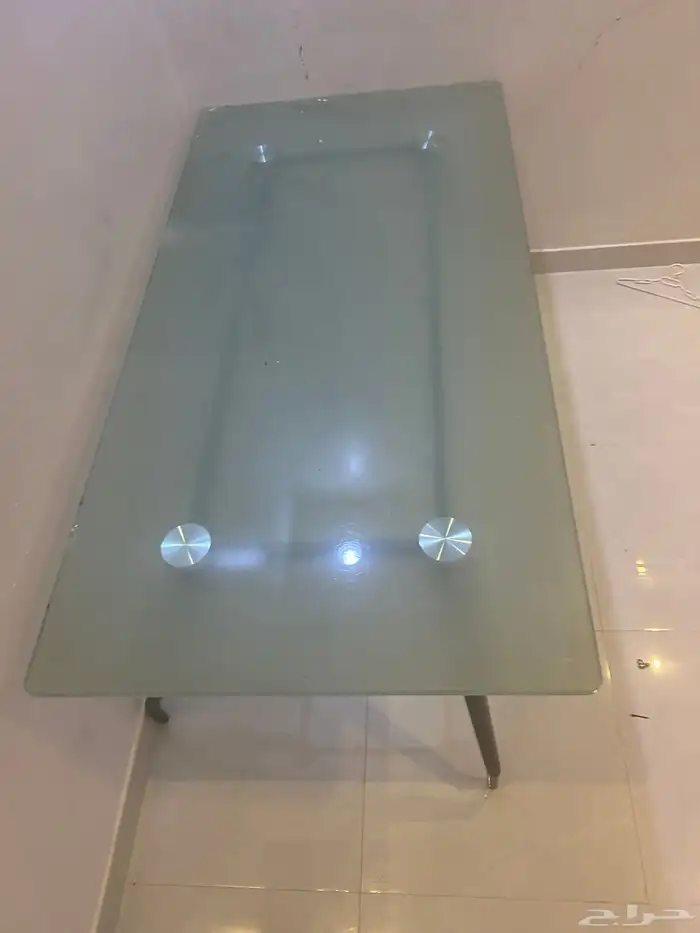 طاولتين وحده كبيره قزاز عريض وحده صغيره 0