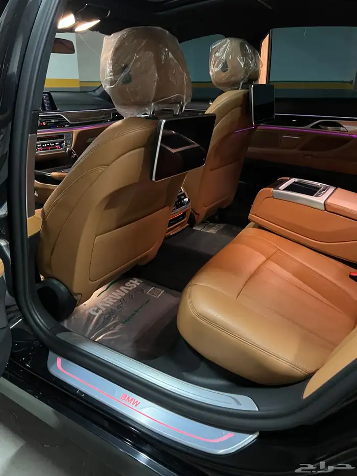 بي ام دبليو 730Li الفل كامل 2021 وكالة للبيع 37