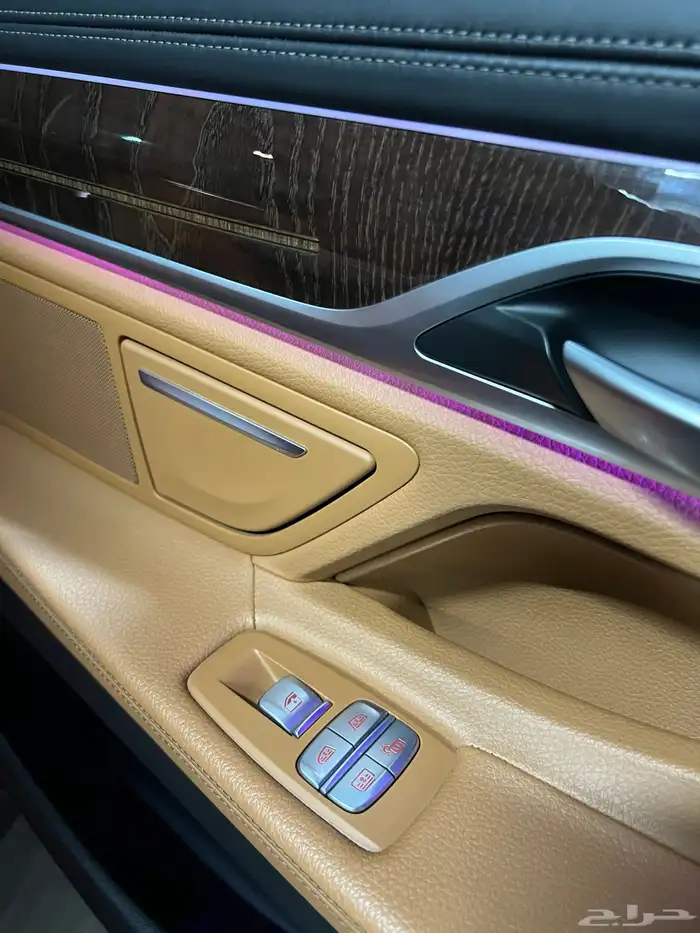 بي ام دبليو 730Li الفل كامل 2021 وكالة للبيع 47