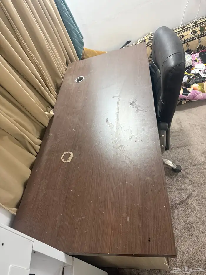 طاولة و كرسي 1