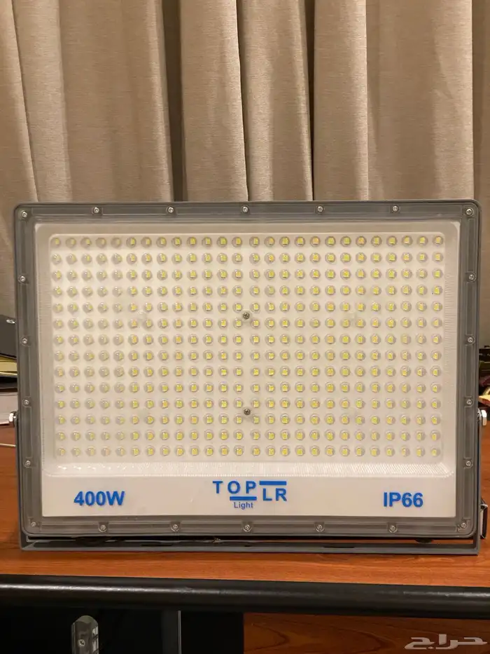 للبيع كشافات 400 واط شبه جديدة 1