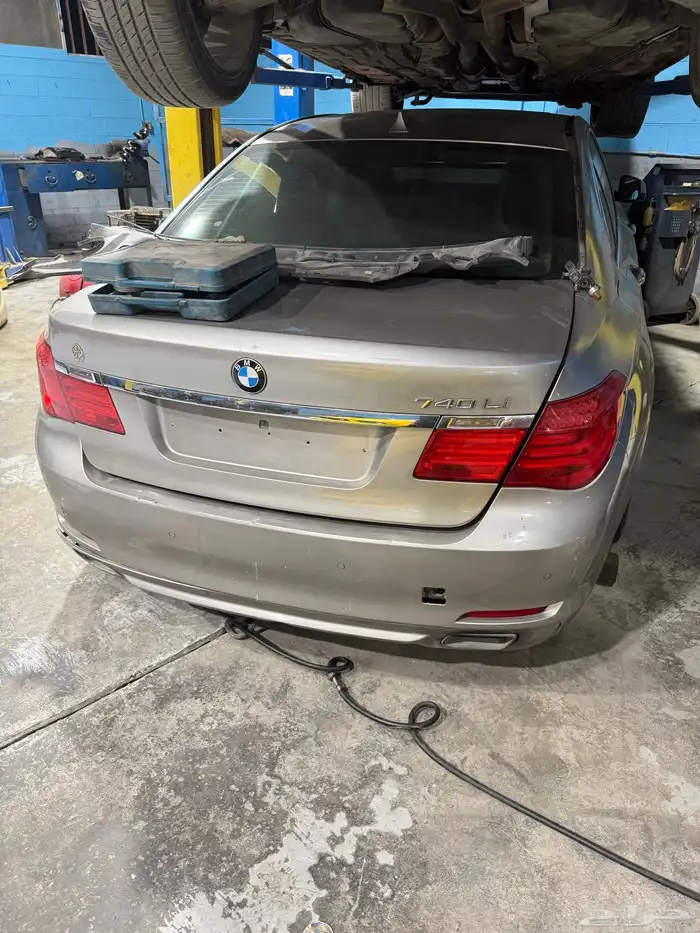 للبيع bmw قطع غيار فقط 730 موديل 2012 3