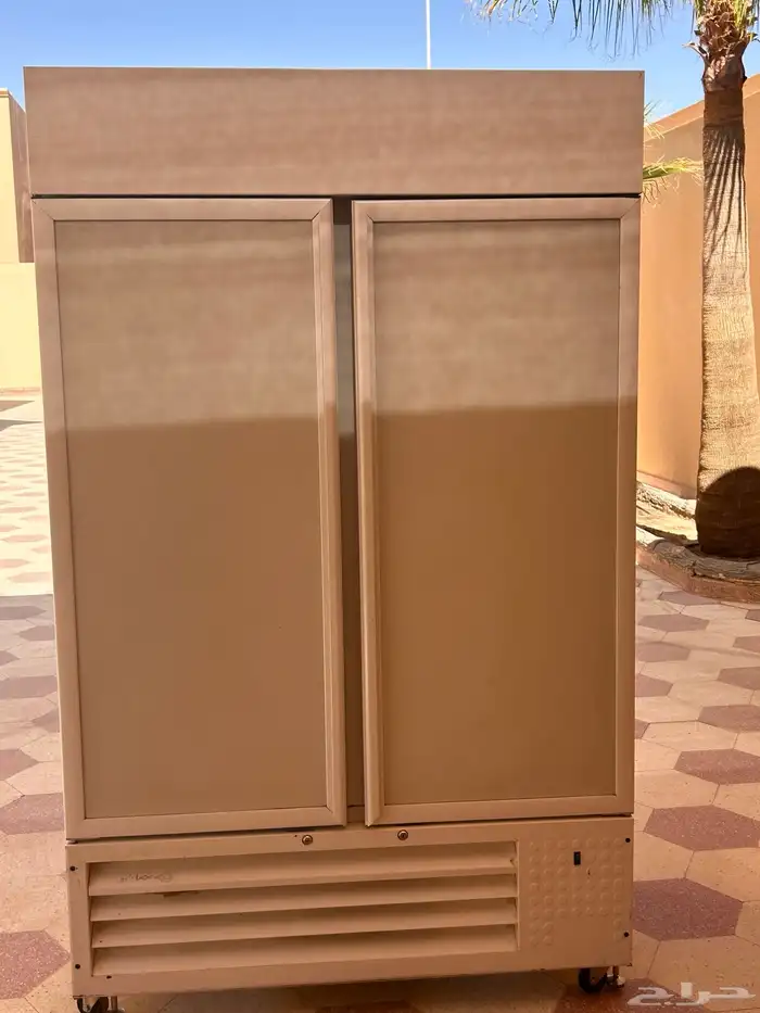 ثلاجة تبريد بابين بحالة ممتازة كمبروسر جديد 3