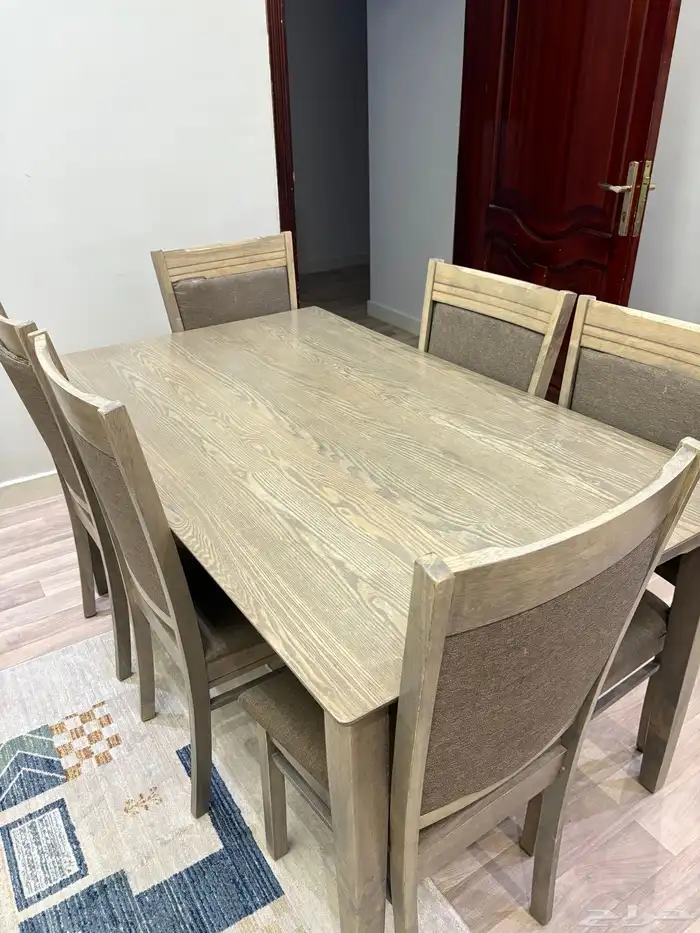 طاولة طعام 1