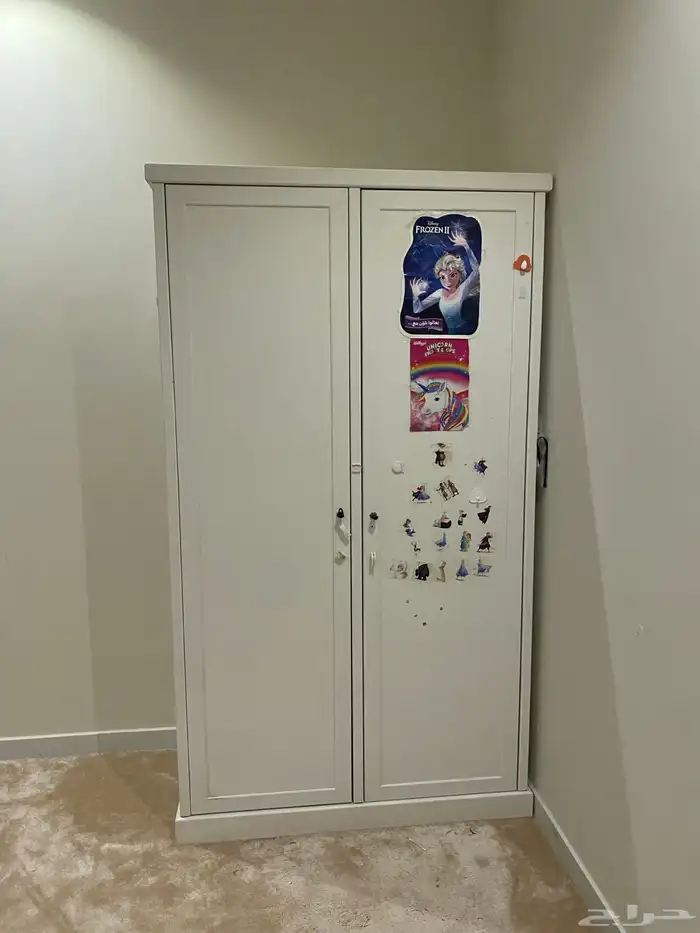 يوجد اثاث كنب هوم سنتر بحاله جيده و دولاب اطفال لبيع بريدة 0