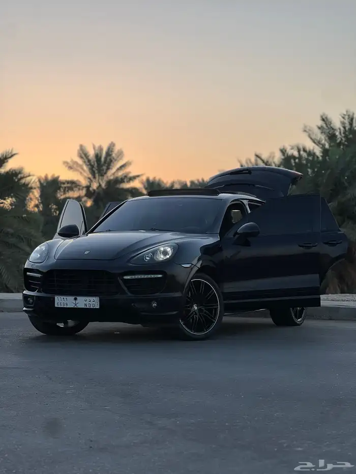 للبيع سيارة نظيفة  بورش كايين GTS 2013 0