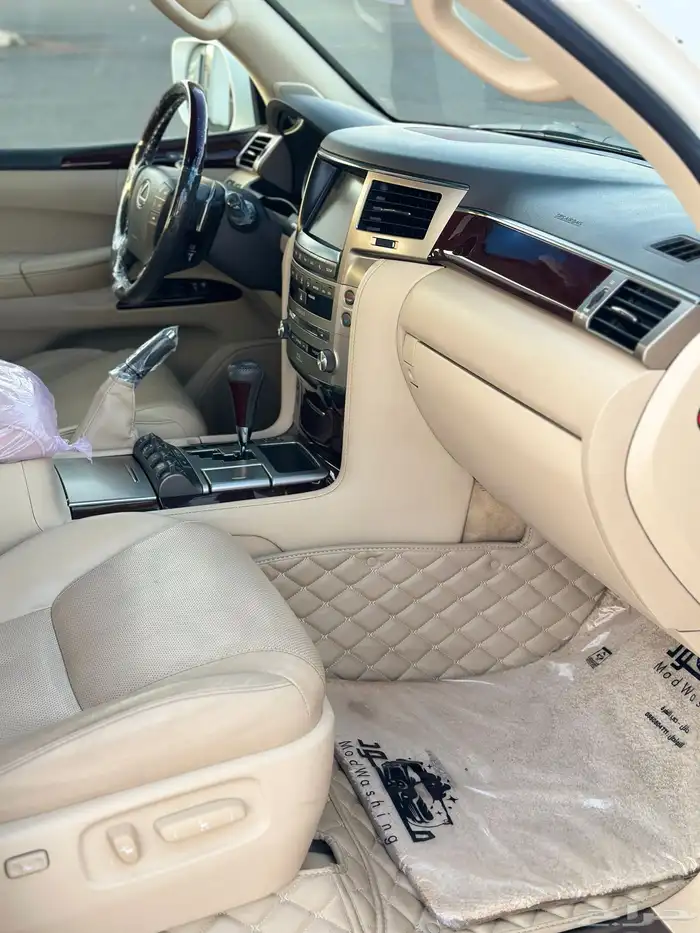 للبيع جيب لكزس LX570 DD موديل 2015 21
