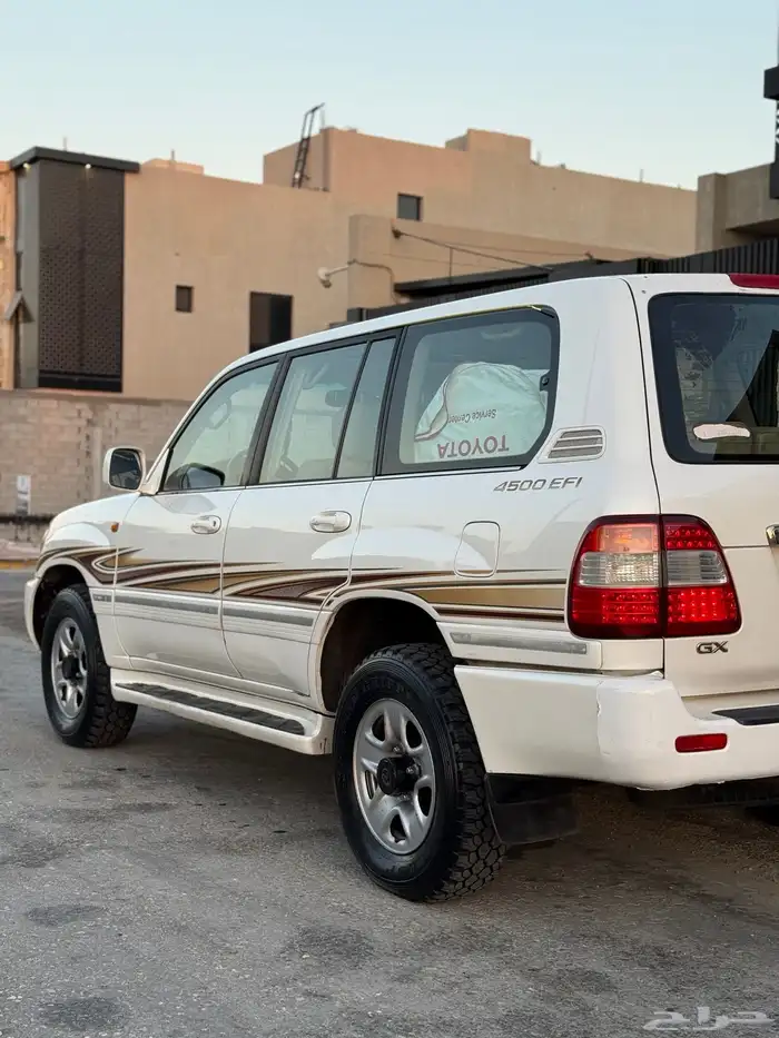 لاندكروزر GXR جكسار قير عادي اساس فل 2006 بريمي 2