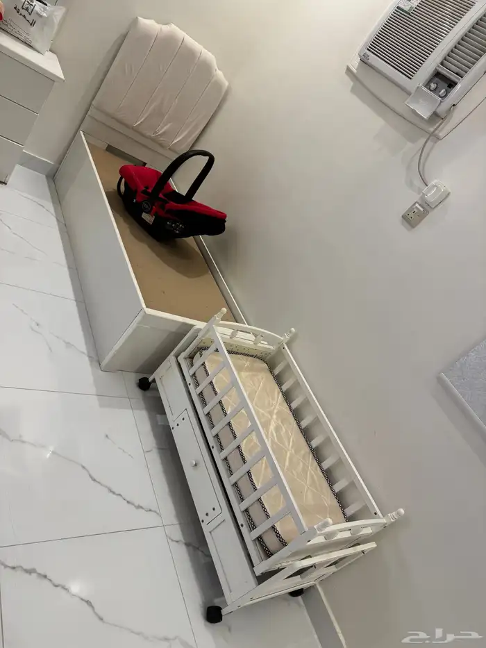 سرير فردي  سرير اطفال هزاز  كرسي السيارة للاطفال 0