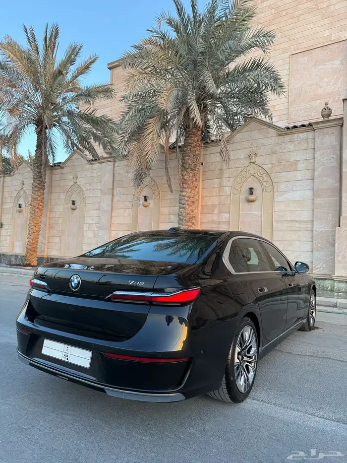 بي ام دبليو 735Liناغي فل كامل اسود بسعر مناسب 2023 9