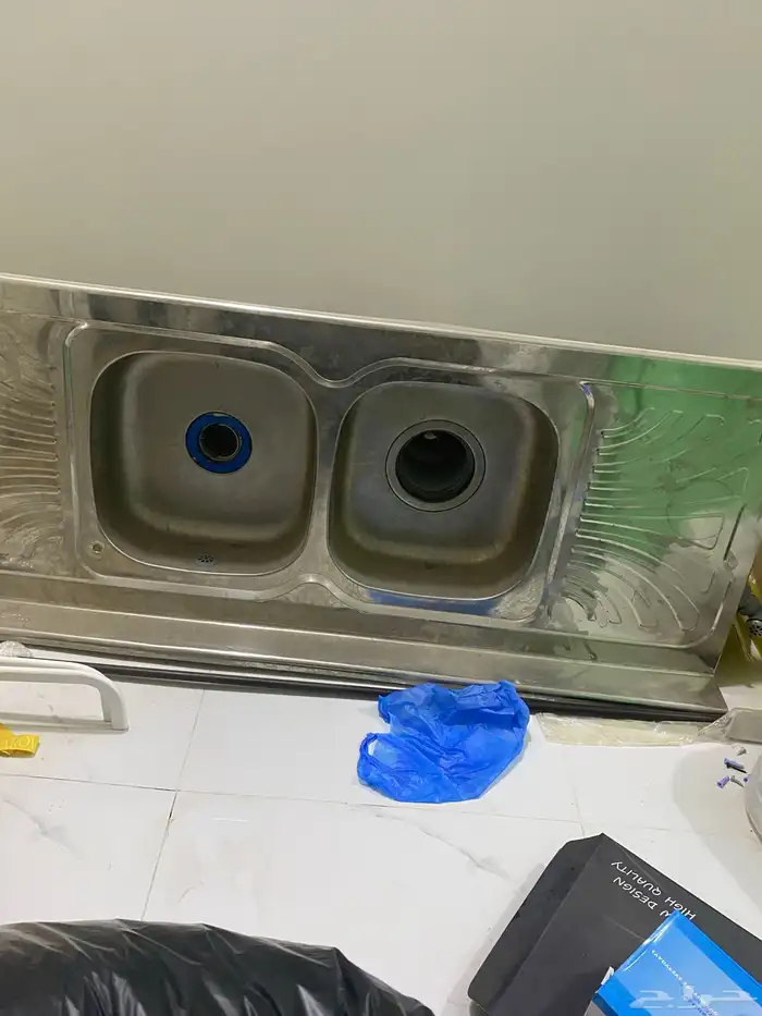 يوجد اثاث كنب هوم سنتر بحاله جيده و دولاب اطفال لبيع بريدة 11