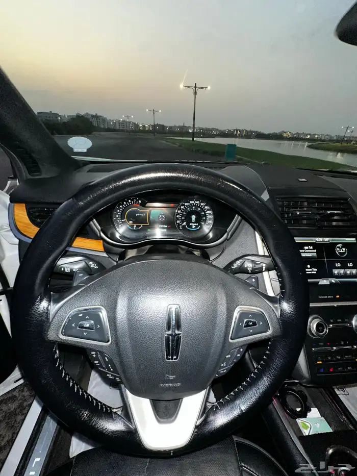 لنكولن MKC 2015 10