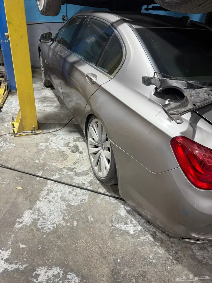 للبيع bmw قطع غيار فقط 730 موديل 2012 4