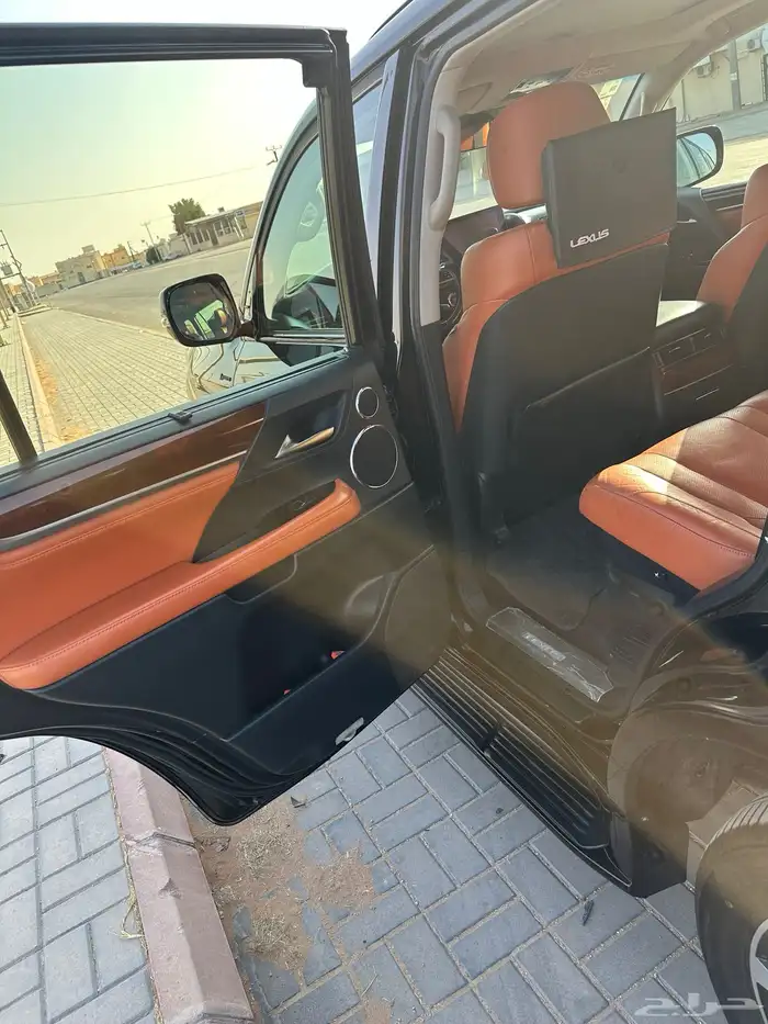 جيب لكزس اسود 2016 11