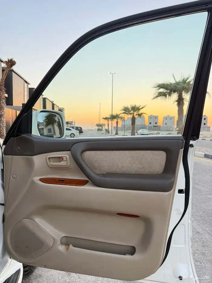 لاندكروزر GXR جكسار قير عادي اساس فل 2006 بريمي 20