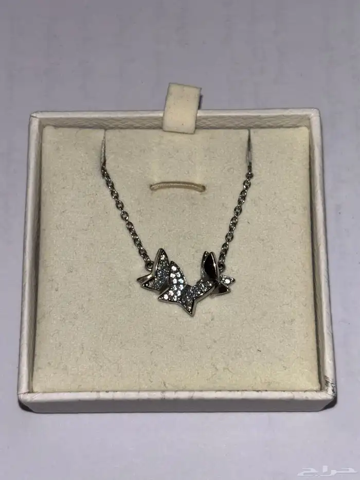 عقد lilia من سواروفسكي 3