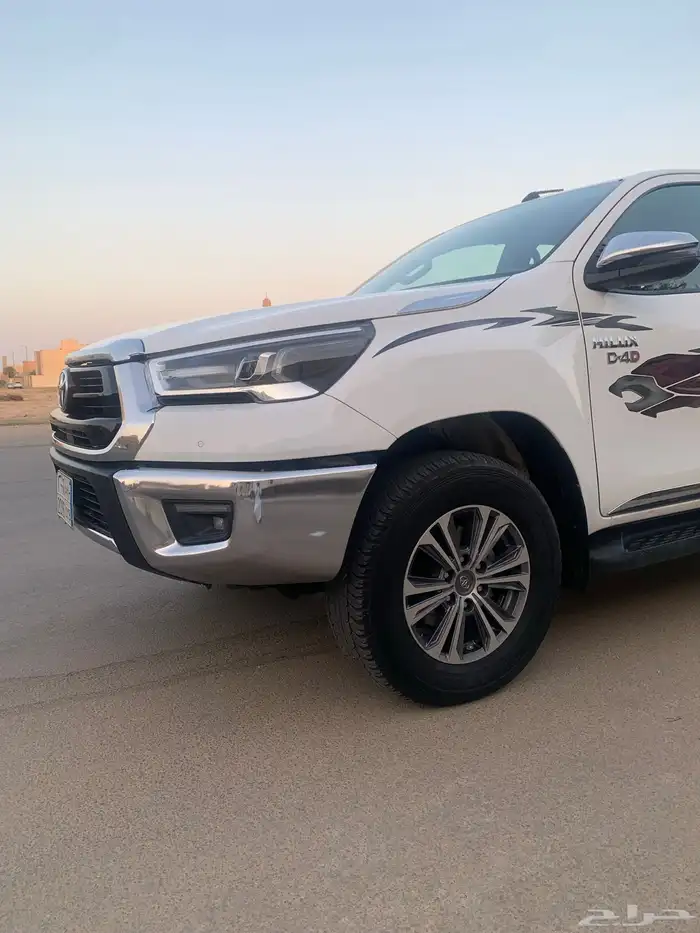 هايلوكس دبل ديزل جحم 2400 شرط 4