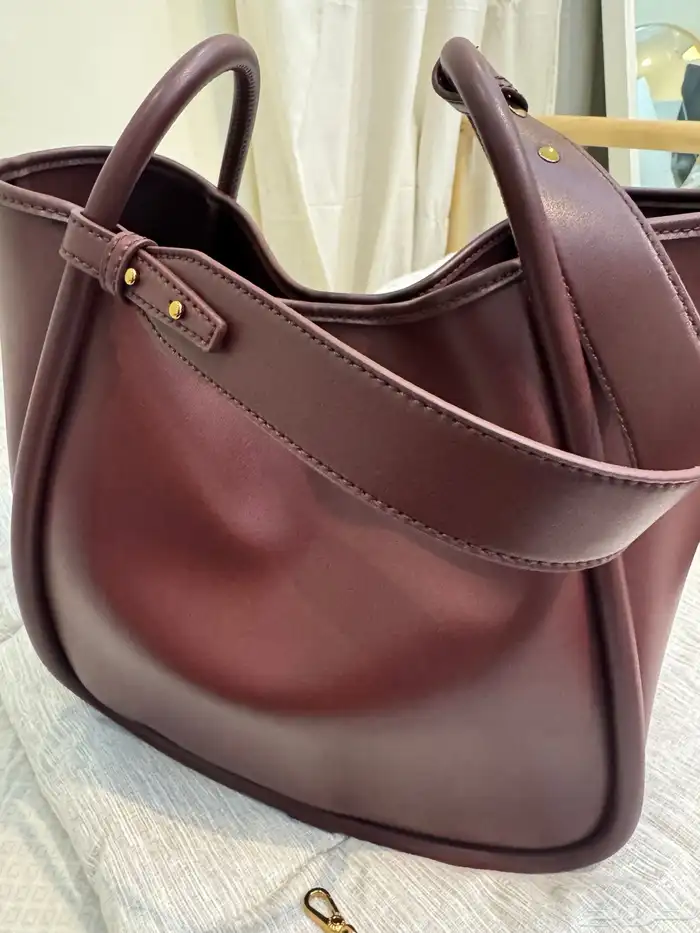 شنطه تشارلز اند كيت جديده بكرتها 0