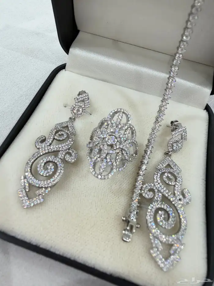 طقم فضه راقي وفخم إسترليني عيار 925 دق ألماس 1