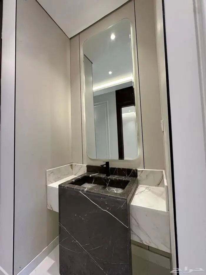 شقه للبيع خمس غرف وصاله ومدخل سياره 4