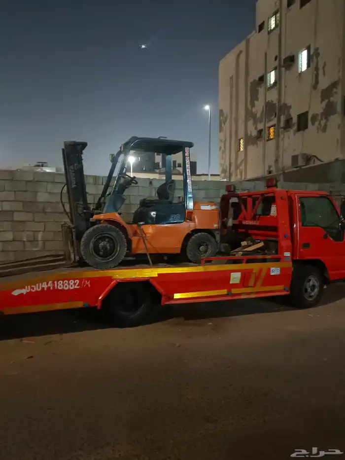 forkift Boom truck available jaddah for rent daily weekly an 5