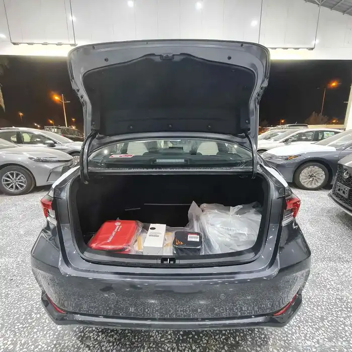 تويوتا كوورلا جميع الفئات والألوان 2025 5