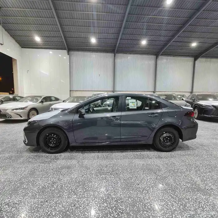 تويوتا كوورلا جميع الفئات والألوان 2025 4