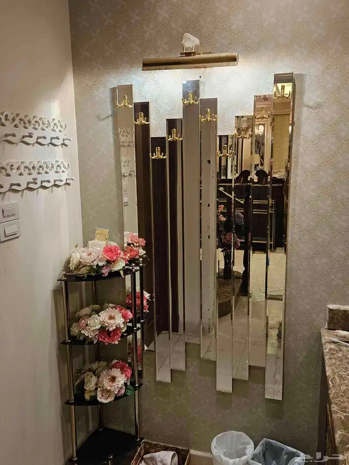 مرايه مع علاقة عبايات 0