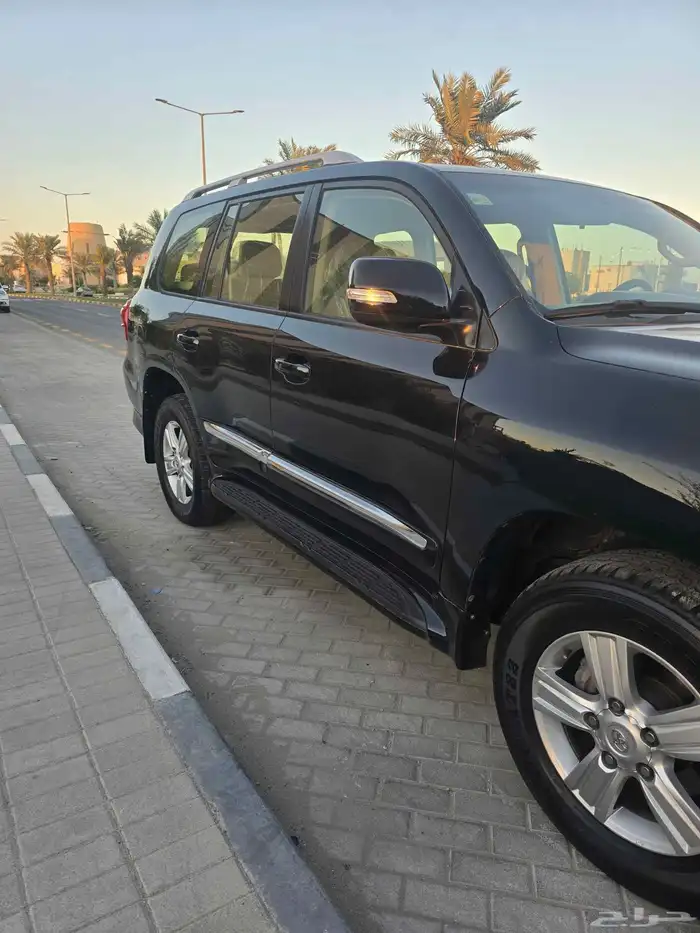 لاندكروزر 2015 3