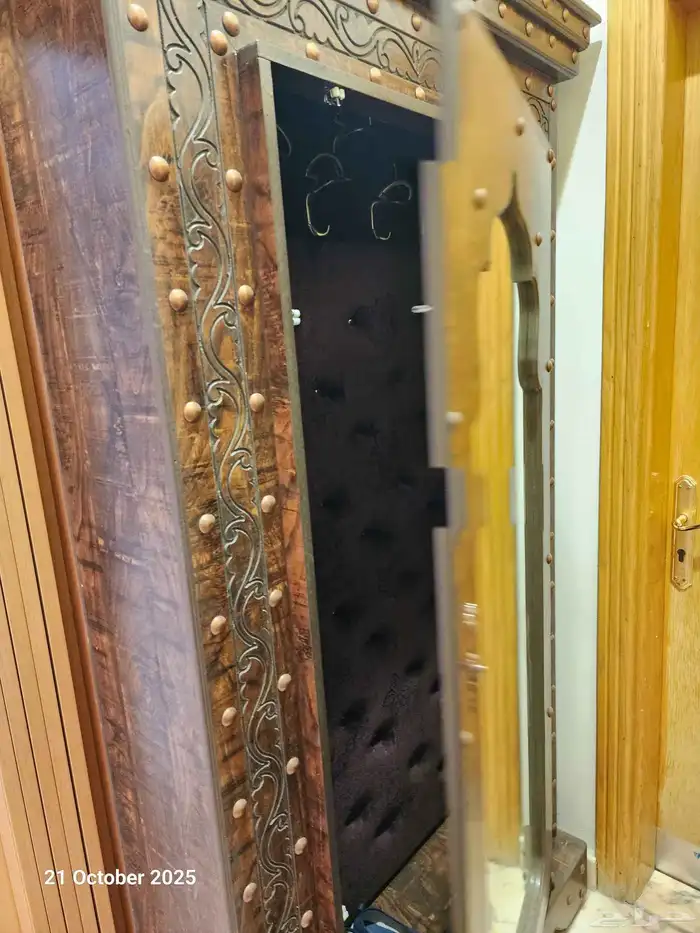 دولاب خشبي دولاب عبايات تحفة فنية 1
