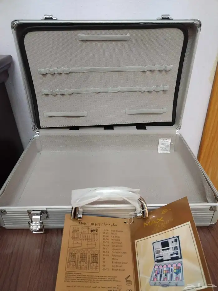 قدر علب عطور قطاعة خضار شنطة مكياج فرشة تنظبف الشوك والسكاكم 5