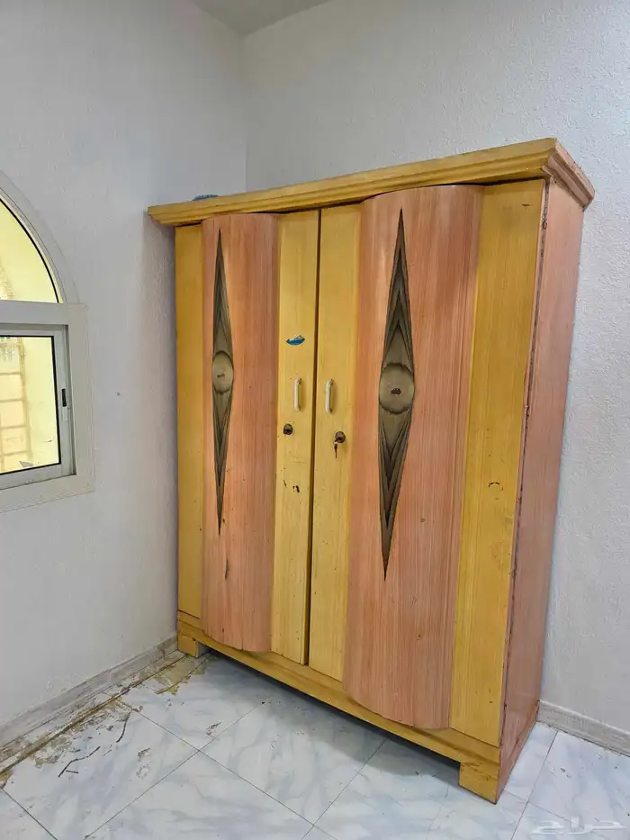 كراسي ودولاب للبيع 2