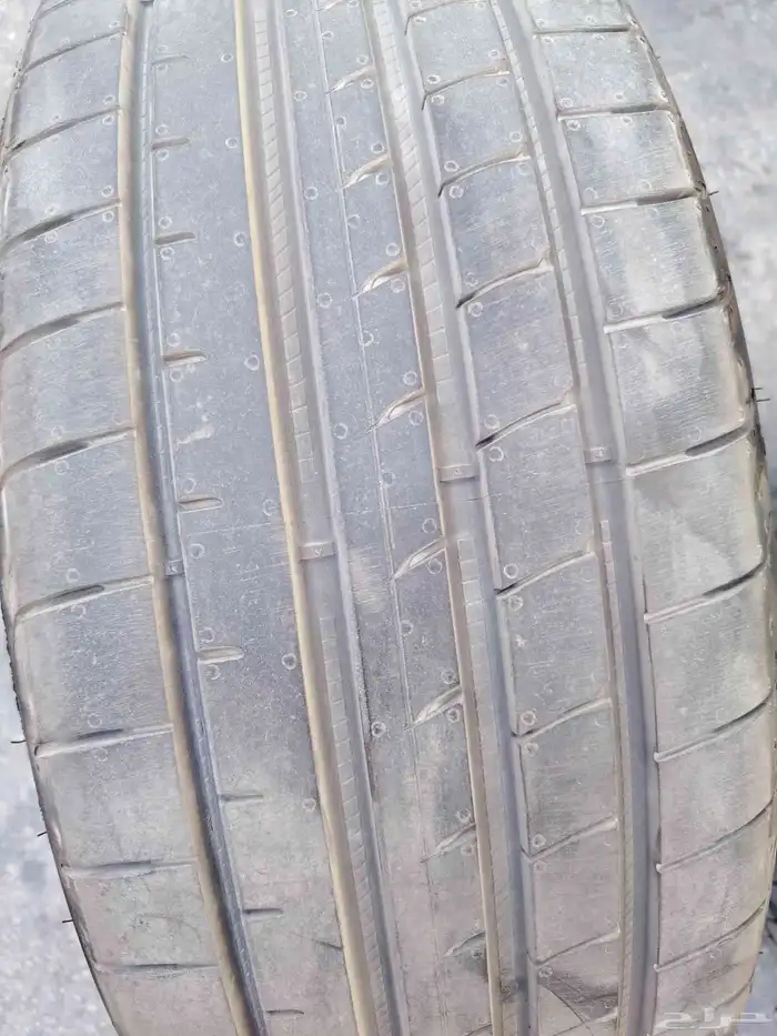 كفرات مستعمله شبه جديد مقاس 235 45 20 1