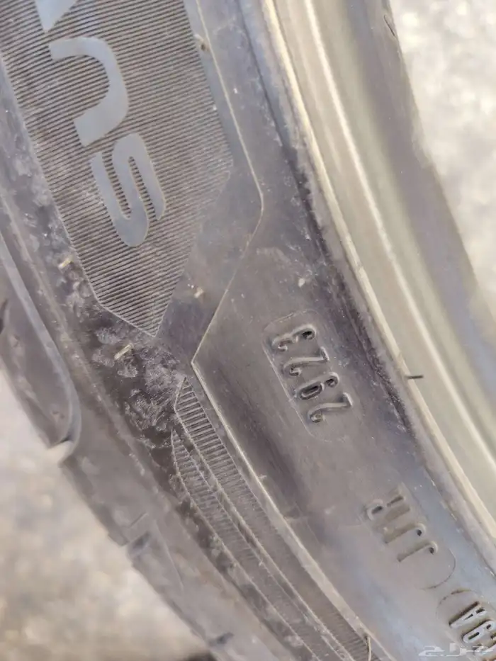 كفرات مستعمله شبه جديد مقاس 235 45 20 4