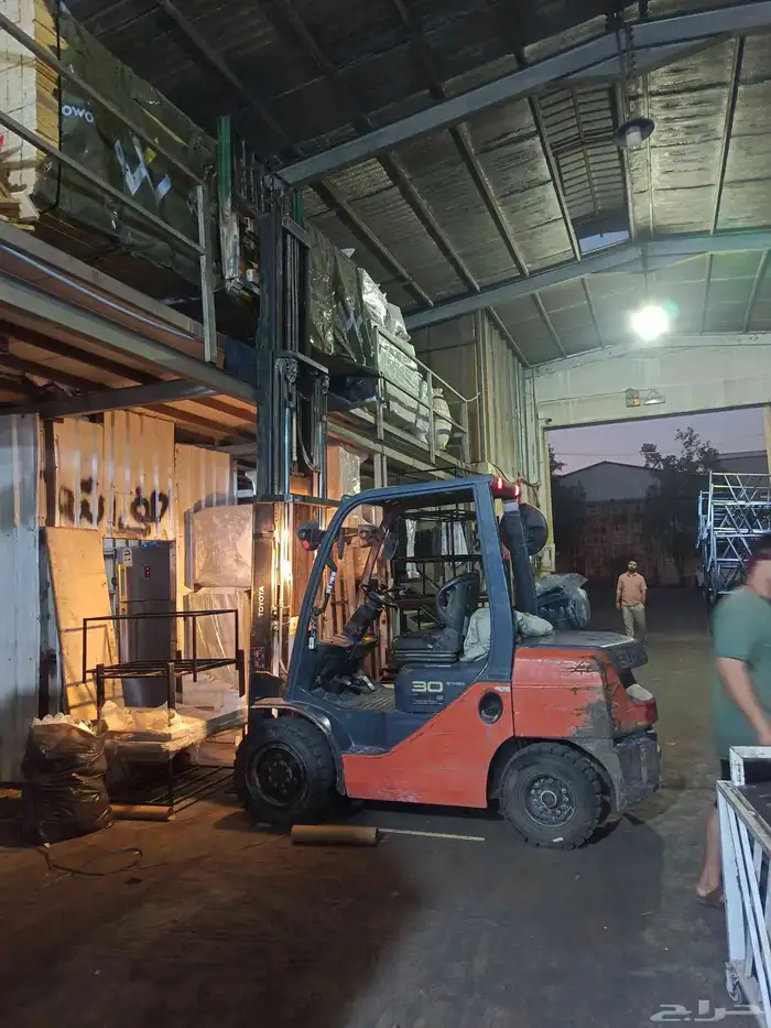 تأجير رافعات شوكية جميع انواع المقاسات Forklifts 0