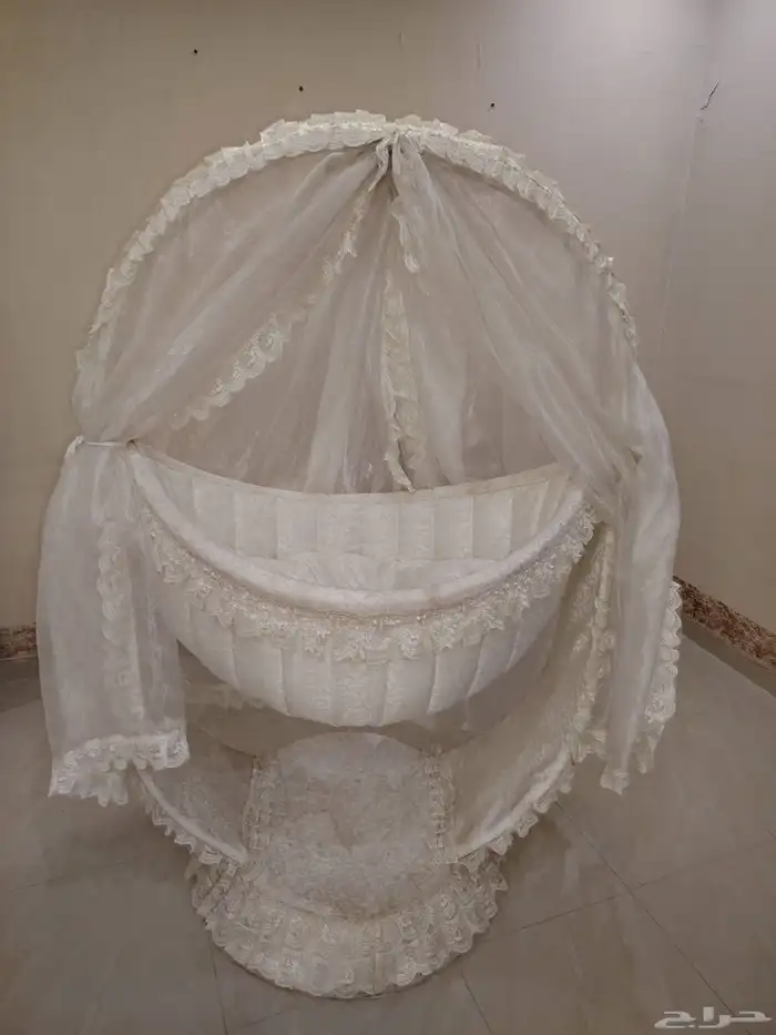 سرير اطفال 1