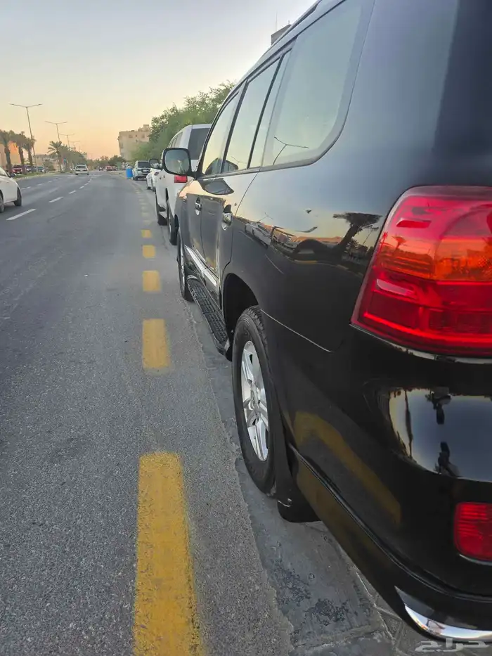 لاندكروزر 2015 9