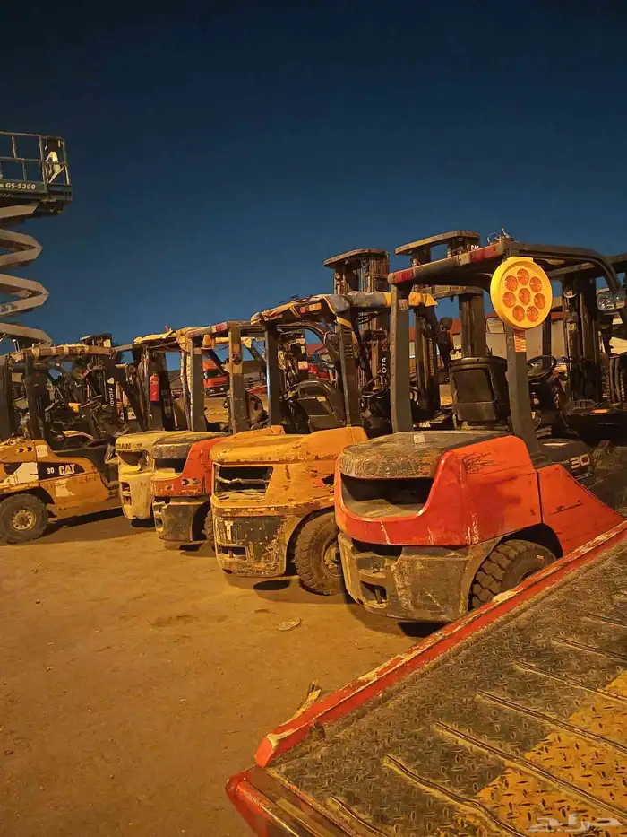 تأجير رافعات شوكية جميع انواع المقاسات Forklifts 1