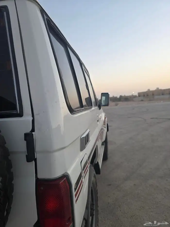 للبيع جيب ربع موديل 2013 1