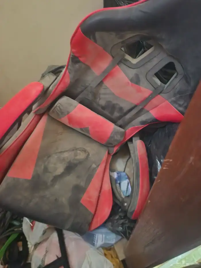 كرسي قمينق مكسور 0