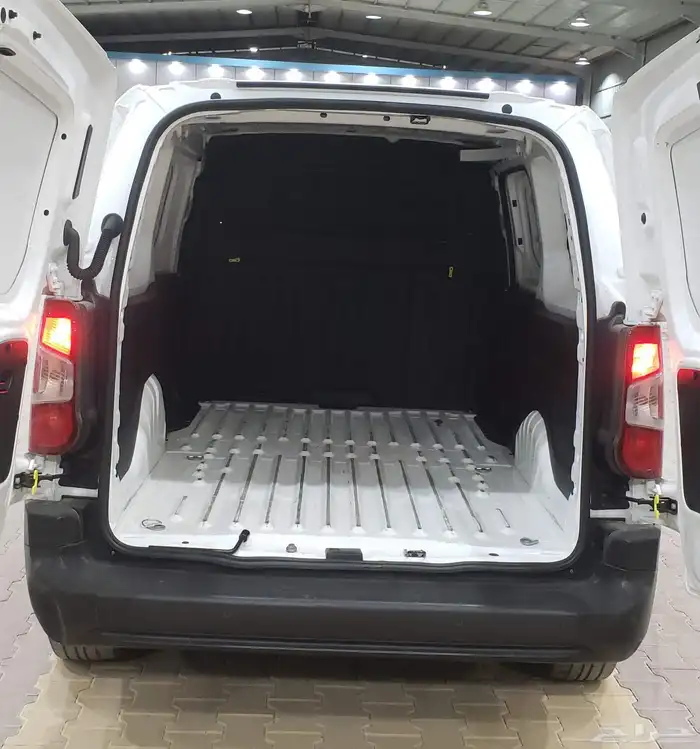 بيجو بارتنر 2023--2022--2021 11