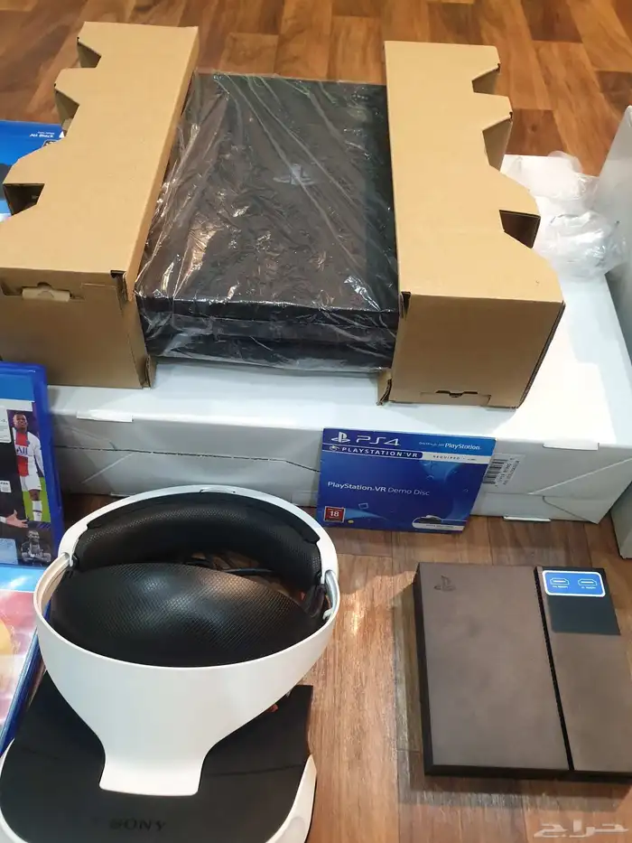بلايستيشن سوني 4 PRO برو مع نظارة VR 3